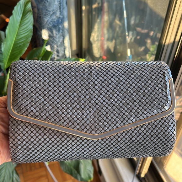 VENETO vintage grey chain metal envelope style purse - Picture 6 of 11